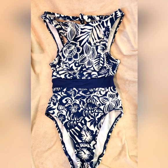 Chaps Womens One Piece Bathing Suit - Picture 1 of 4